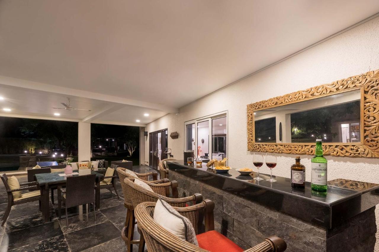 The Leaf By Stayvista - An Enchanting Escape Offering A Pool, Terrace, Lush Lawn, Contemporary Interiors, And Indoor Games Alībāg Dış mekan fotoğraf